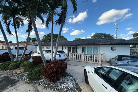 Купить виллу или дом в Майами, Флорида 3 спальни, 269.97м2, № 1972856 - фото 12