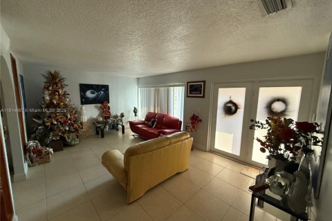 Купить виллу или дом в Майами, Флорида 3 спальни, 269.97м2, № 1972856 - фото 21