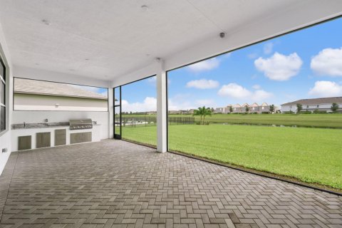 House in Port St. Lucie, Florida 3 bedrooms, 237.27 sq.m. № 2399759 - photo 26