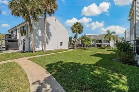 Condo in Tarpon Springs, Florida, 2 bedrooms № 2210079 - photo 2