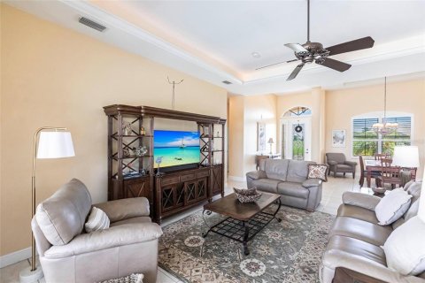 House in Punta Gorda, Florida 3 bedrooms, 207.73 sq.m. № 1847885 - photo 9