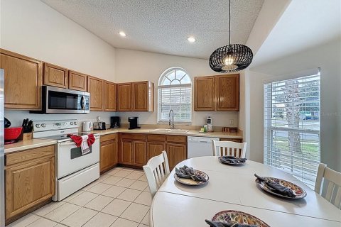 Villa ou maison à vendre à Kissimmee, Floride: 4 chambres, 166.39 m2 № 2312905 - photo 19