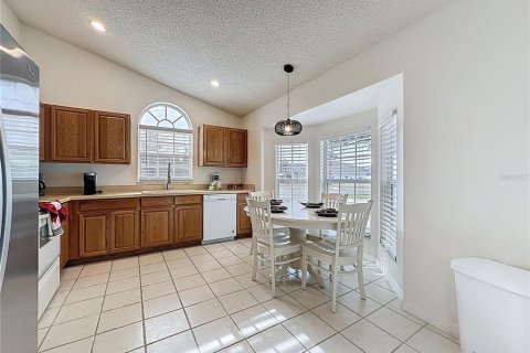 Villa ou maison à vendre à Kissimmee, Floride: 4 chambres, 166.39 m2 № 2312905 - photo 21