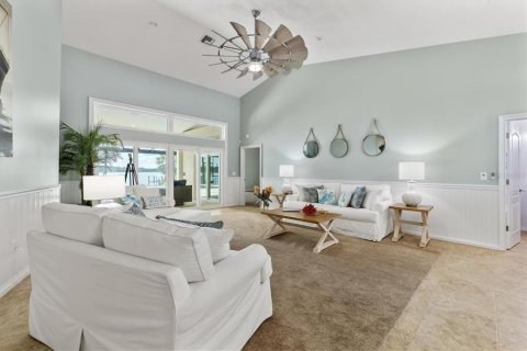 House in Englewood, Florida 5 bedrooms, 423.63 sq.m. № 1909488 - photo 7