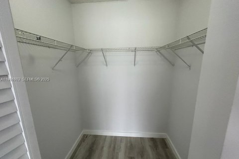 Condo in Miramar, Florida, 2 bedrooms  № 1994810 - photo 8