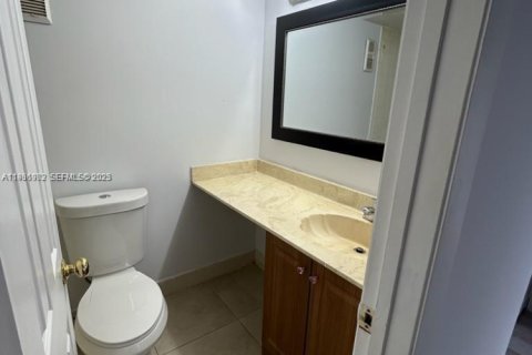 Condo in Miramar, Florida, 2 bedrooms  № 1994810 - photo 10