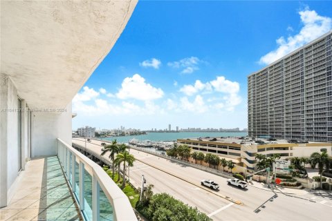 Condominio en venta en North Bay Village, Florida, 2 dormitorios, 108.79 m2 № 1329100 - foto 6