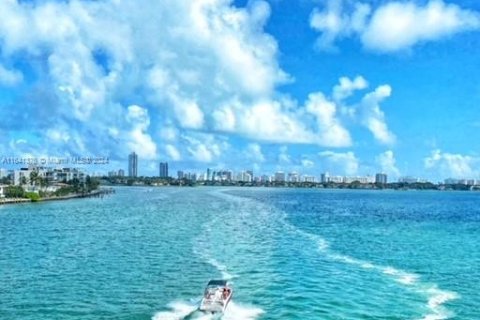 Condominio en venta en North Bay Village, Florida, 2 dormitorios, 108.79 m2 № 1329100 - foto 3