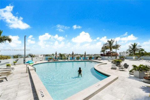 Condominio en venta en North Bay Village, Florida, 2 dormitorios, 108.79 m2 № 1329100 - foto 4