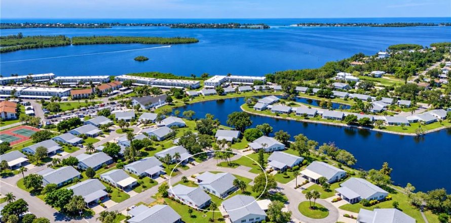 Condominio en Bradenton, Florida, 2 dormitorios  № 2429176