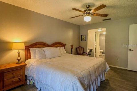 House in Clearwater, Florida 2 bedrooms, 106.84 sq.m. № 1549450 - photo 13