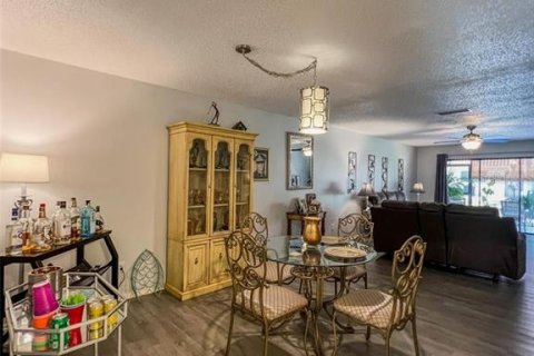 House in Clearwater, Florida 2 bedrooms, 106.84 sq.m. № 1549450 - photo 19
