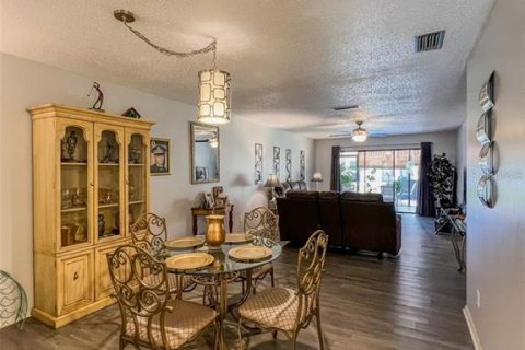 House in Clearwater, Florida 2 bedrooms, 106.84 sq.m. № 1549450 - photo 17
