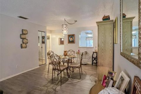 House in Clearwater, Florida 2 bedrooms, 106.84 sq.m. № 1549450 - photo 21