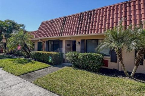House in Clearwater, Florida 2 bedrooms, 106.84 sq.m. № 1549450 - photo 2