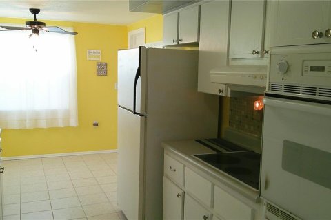 Купить виллу или дом в Холидэй, Флорида 9 комнат, 107.02м2, № 2217175 - фото 17