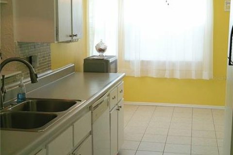 Купить виллу или дом в Холидэй, Флорида 9 комнат, 107.02м2, № 2217175 - фото 11