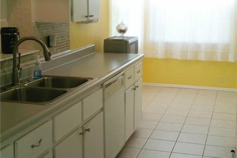 Купить виллу или дом в Холидэй, Флорида 9 комнат, 107.02м2, № 2217175 - фото 15