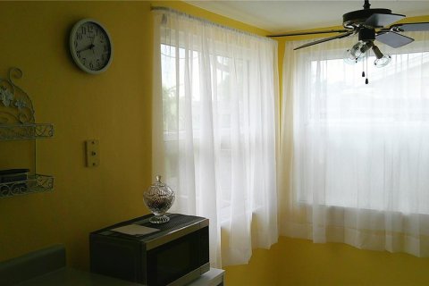 Купить виллу или дом в Холидэй, Флорида 9 комнат, 107.02м2, № 2217175 - фото 6