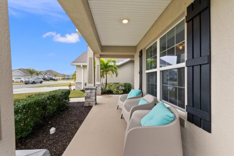 House in St. Lucie, Florida 4 bedrooms, 233 sq.m. № 2177192 - photo 10