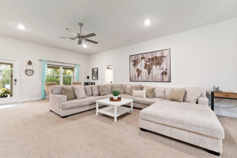 House in St. Lucie, Florida 4 bedrooms, 233 sq.m. № 2177192 - photo 19