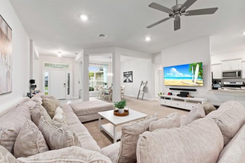 House in St. Lucie, Florida 4 bedrooms, 233 sq.m. № 2177192 - photo 2