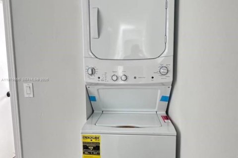 Appartement à louer à Miami, Floride: 2 chambres, 94.76 m2 № 2038311 - photo 23