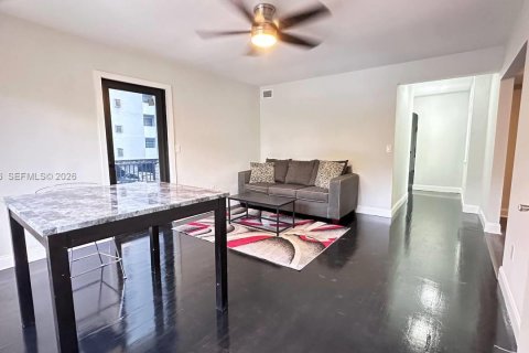 Appartement à louer à Miami, Floride: 2 chambres, 94.76 m2 № 2038311 - photo 3