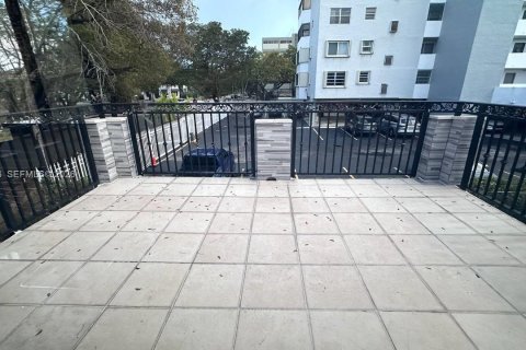 Appartement à louer à Miami, Floride: 2 chambres, 94.76 m2 № 2038311 - photo 8