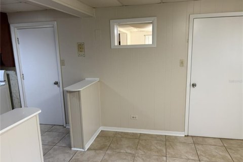 Villa ou maison à louer à Pensacola, Floride: 2 chambres, 117.61 m2 № 2101327 - photo 3