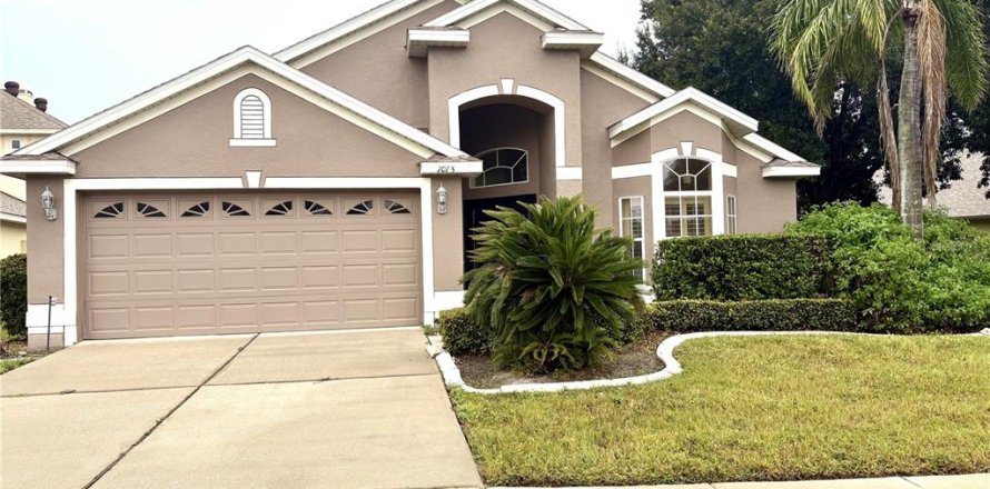 Duplex à Winter Springs, Floride 3 chambres, 180.88 m2 № 2404590