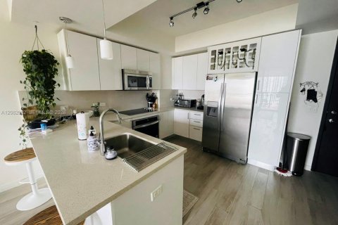 Copropriété à louer à Miami, Floride: 1 chambre, 64.47 m2 № 2343364 - photo 4