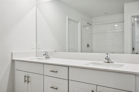 House in San Antonio, Florida 6 bedrooms, 287.25 sq.m. № 2318981 - photo 25