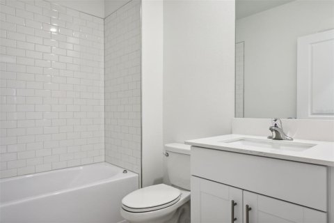House in San Antonio, Florida 6 bedrooms, 287.25 sq.m. № 2318981 - photo 15