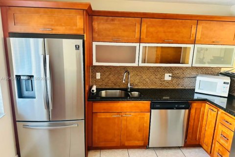 Condo in Weston, Florida, 2 bedrooms  № 2249481 - photo 5