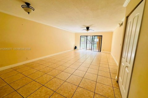 Condo in Weston, Florida, 2 bedrooms  № 2249481 - photo 15