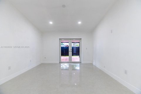 Touwnhouse à louer à Miami, Floride: 3 chambres, 98.57 m2 № 1976718 - photo 6