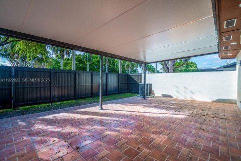 Touwnhouse à louer à Miami, Floride: 3 chambres, 98.57 m2 № 1976718 - photo 29