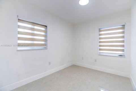 Touwnhouse à louer à Miami, Floride: 3 chambres, 98.57 m2 № 1976718 - photo 24