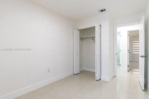 Touwnhouse à louer à Miami, Floride: 3 chambres, 98.57 m2 № 1976718 - photo 21