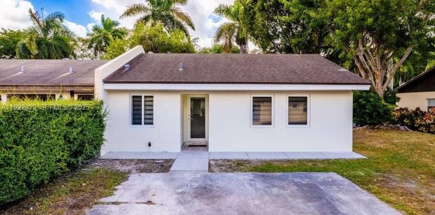 Touwnhouse à Miami, Floride 3 chambres, 98.57 m2 № 1976718