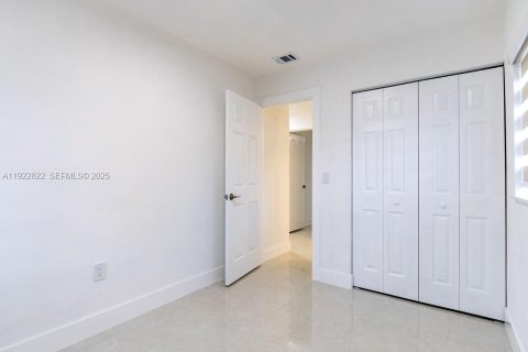 Touwnhouse à louer à Miami, Floride: 3 chambres, 98.57 m2 № 1976718 - photo 26