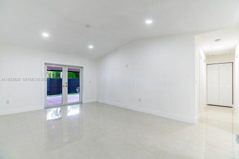 Touwnhouse à louer à Miami, Floride: 3 chambres, 98.57 m2 № 1976718 - photo 13