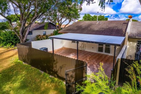 Touwnhouse à louer à Miami, Floride: 3 chambres, 98.57 m2 № 1976718 - photo 30