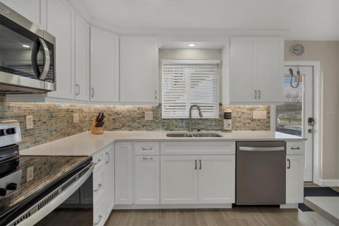 Condo in Sarasota, Florida, 2 bedrooms  № 1721711 - photo 13