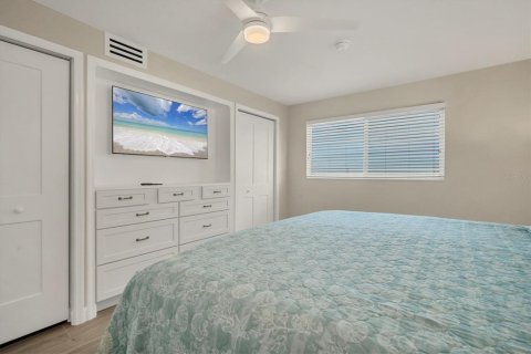 Condo in Sarasota, Florida, 2 bedrooms  № 1721711 - photo 16