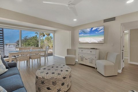 Condo in Sarasota, Florida, 2 bedrooms  № 1721711 - photo 1