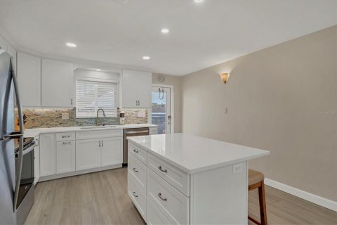 Condo in Sarasota, Florida, 2 bedrooms  № 1721711 - photo 7