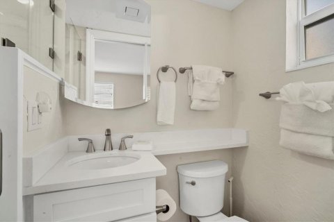 Condo in Sarasota, Florida, 2 bedrooms  № 1721711 - photo 20