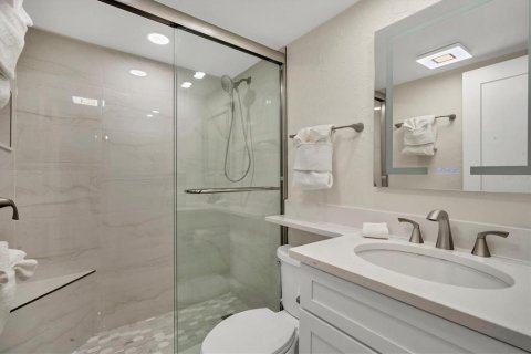 Condo in Sarasota, Florida, 2 bedrooms  № 1721711 - photo 17